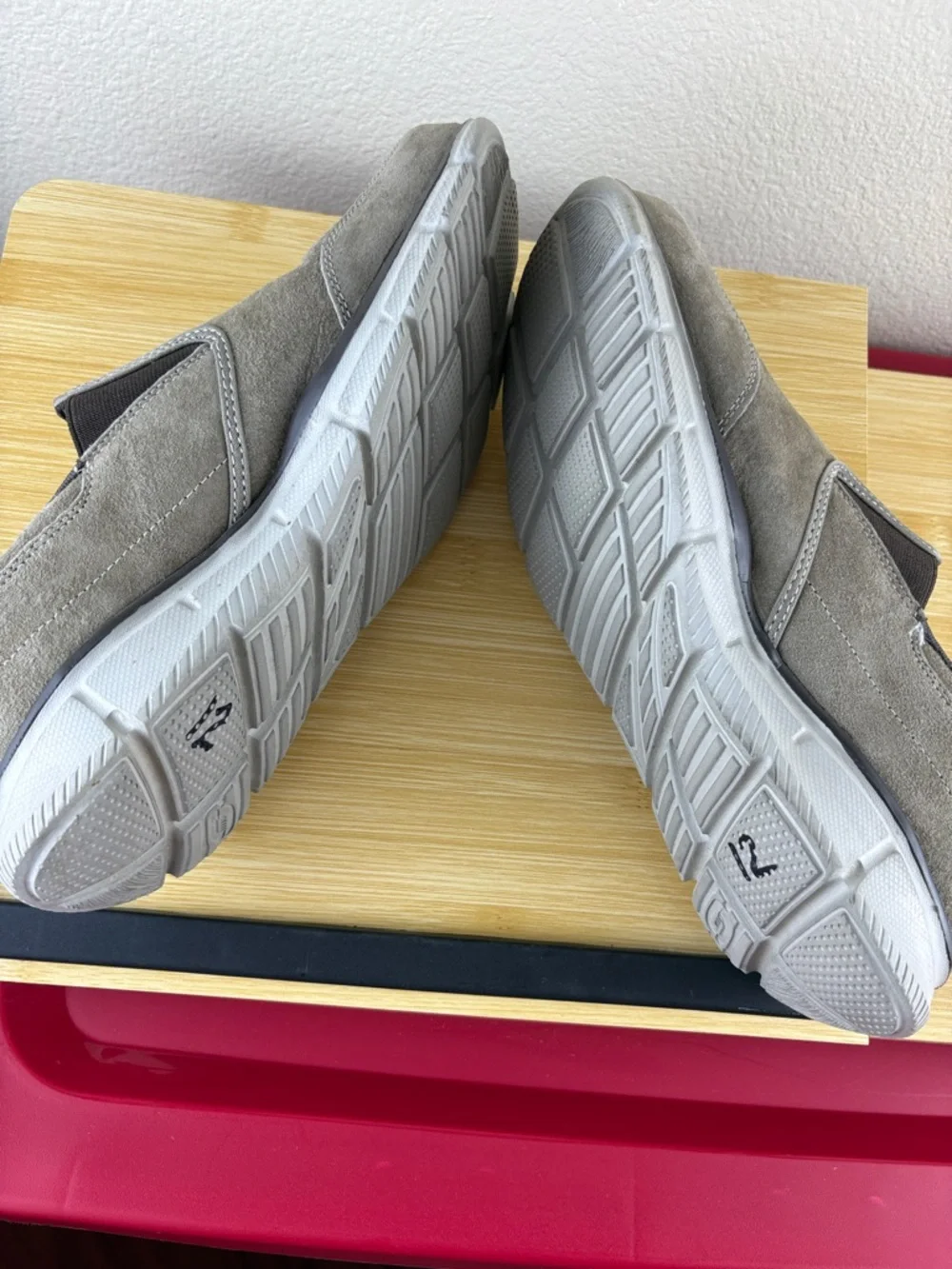 Skechers Men’s Equalizer - Mind Game Suede Walking Sneakers Slip-On Size 10